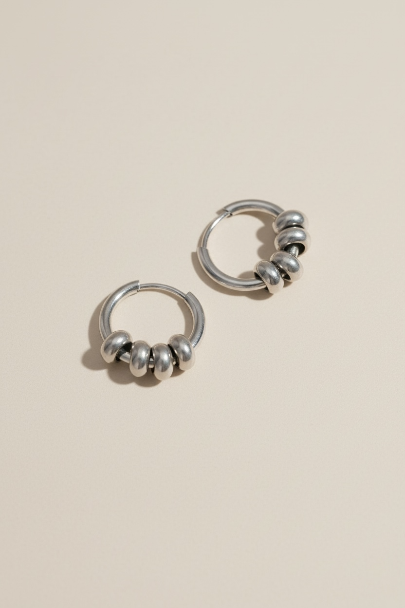 Small hoops with beads örhängen